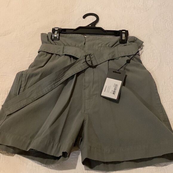 Bassike Canvas belted paper bag shorts. Size 00 - Picture 3 of 11
